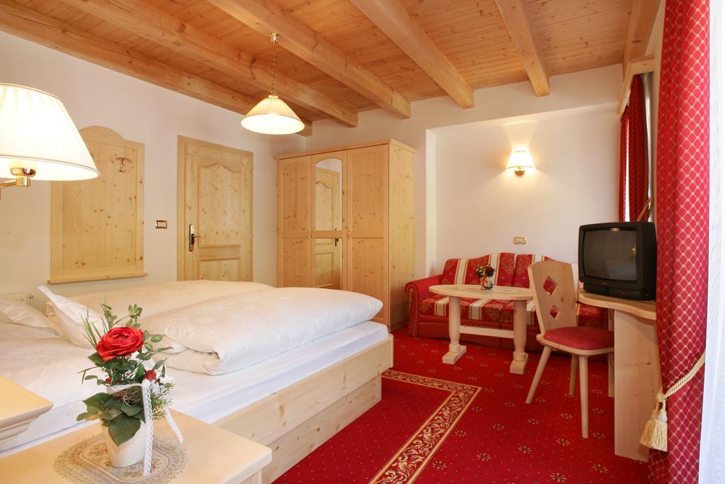 סלבה די ואל גרדנה Garni B&B Schenk חדר תמונה